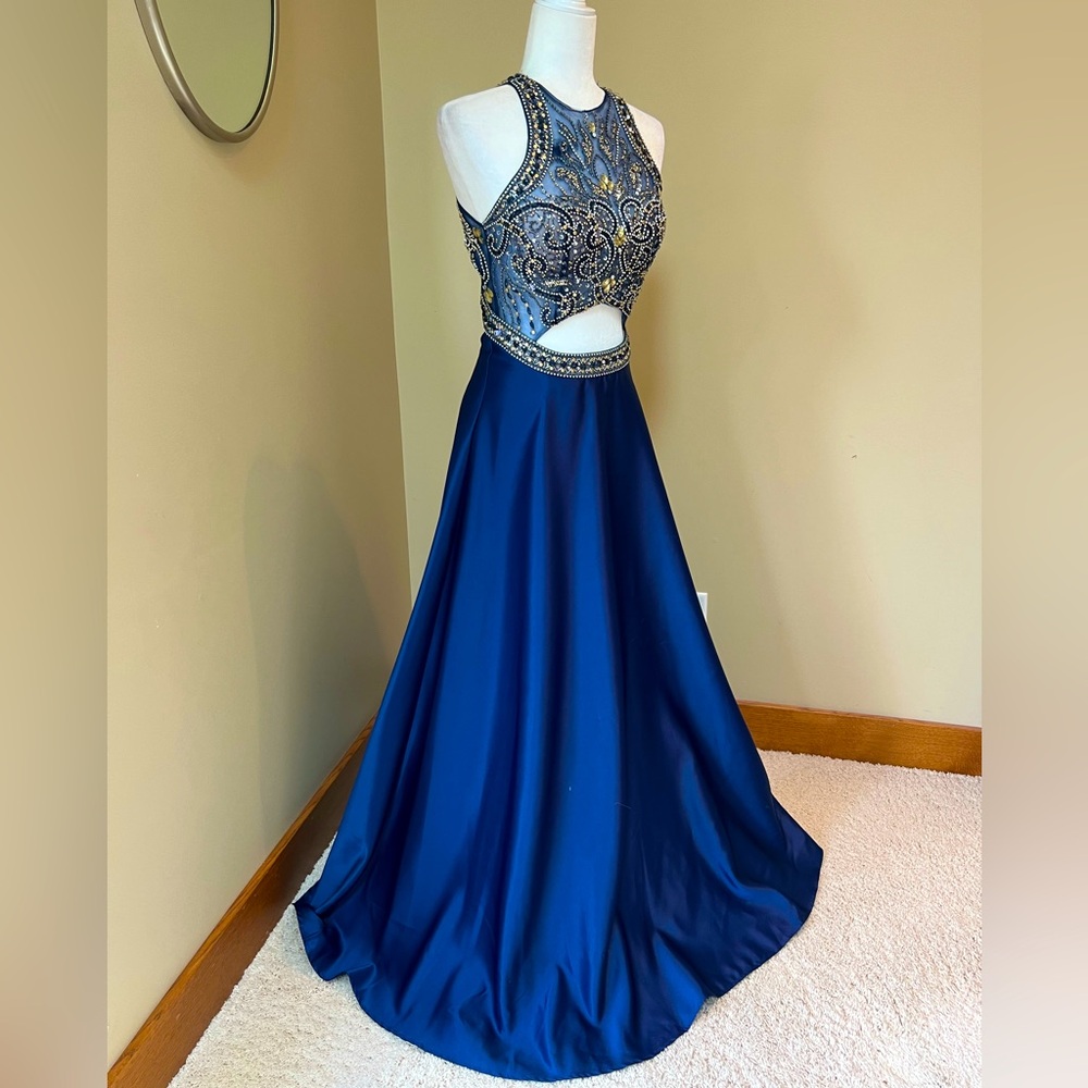 Incredible Navy 💙 Blue Halter Peek-a-Boo Racerback Rhinestone 💎 Prom/Gown Sz S